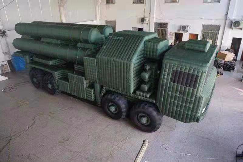 阿图什军事大型导弹车